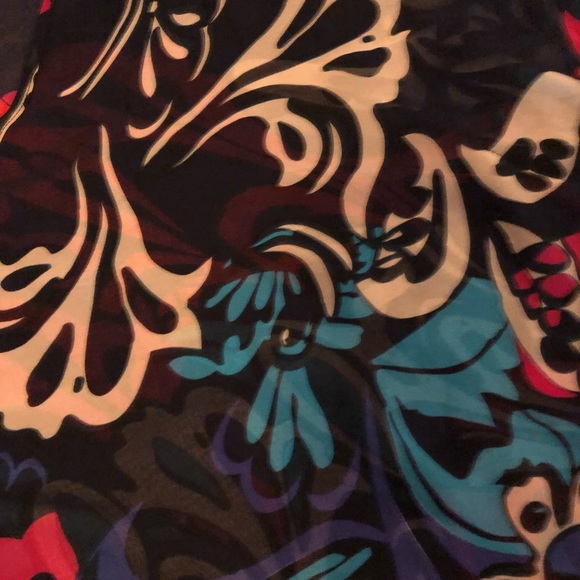 Navy multi color flowing top - Picture 3 of 3